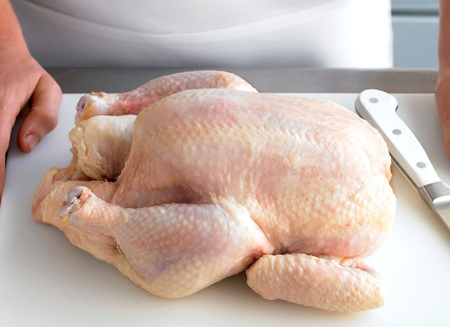 6 lưu ý khi chế biến thịt gà thời điểm dịch cúm gia cầm gia tăng - Ảnh 4.