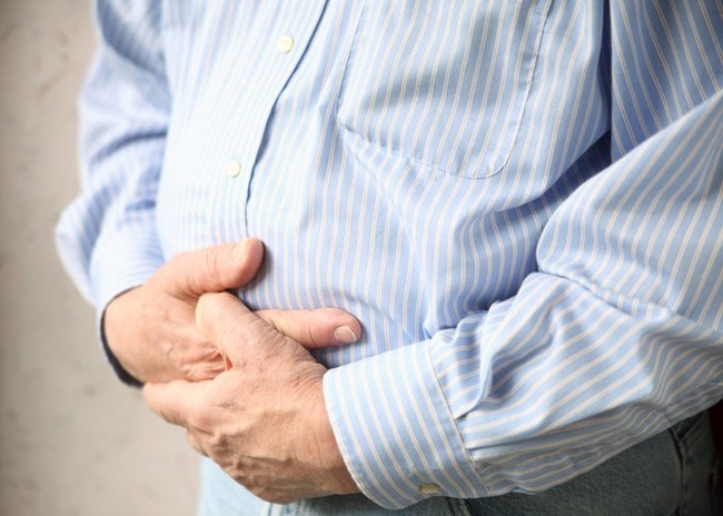 Những điều cần biết về bệnh túi thừa đại tràng, căn bệnh liên quan đến chế độ ăn ít chất xơ - Ảnh 3.