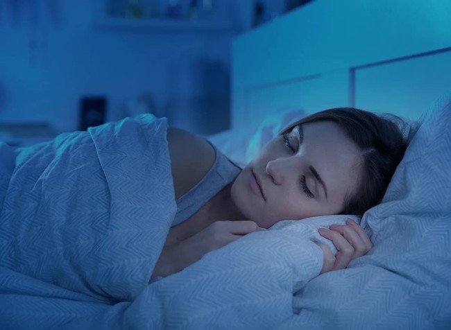 10 điều bạn không nên làm sau 10 giờ tối để tránh ảnh hưởng đến giấc ngủ - Ảnh 5.
