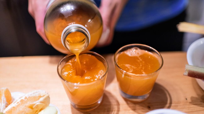 Uống kombucha bao nhiêu là quá nhiều? Dừng ngay khi thấy 5 dấu hiệu &quot;bất ổn&quot; này - Ảnh 4.