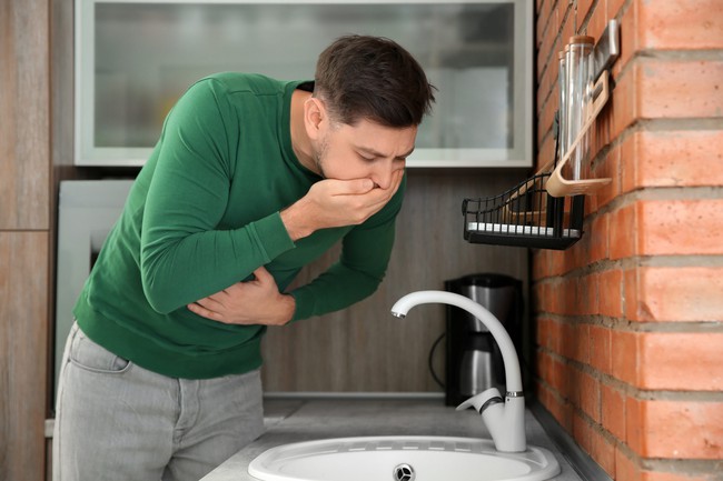 Nôn khan là biểu hiện của bệnh gì? Khi nào cần đi thăm khám bác sĩ? - Ảnh 2.
