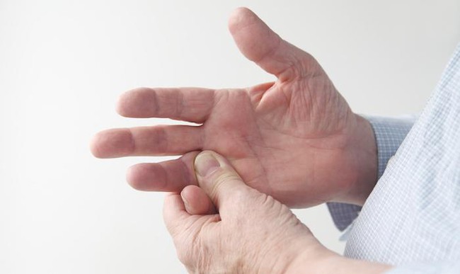 6 cách giảm đau tay do viêm khớp dạng thấp khi giao mùa - Ảnh 4.