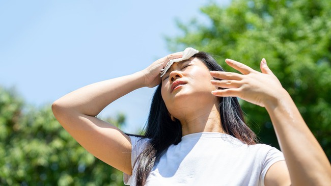 9 cách làm mát cơ thể tự nhiên không cần điều hòa mà ít người biết đến - Ảnh 2.