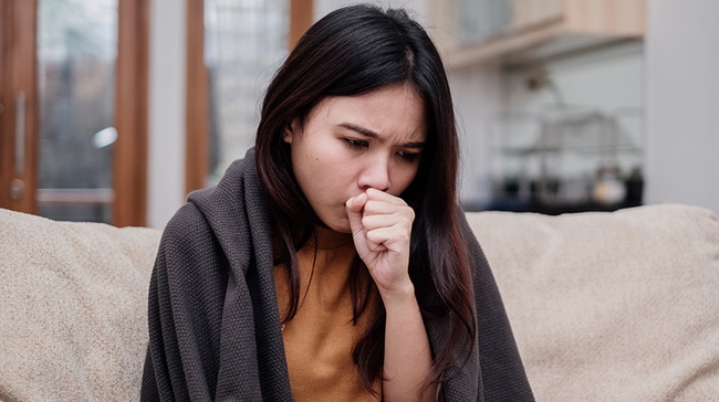 Cách phân biệt nhanh ho do viêm mũi dị ứng và ho do cảm lạnh - Ảnh 1.