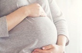 Thủy đậu ở phụ nữ mang thai có nguy hiểm không? Có hay không biến chứng với thai nhi?