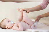 Trẻ sơ sinh bị tiêu chảy phải làm sao?