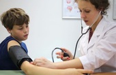 Cao huyết áp ở trẻ em: Điều trị đúng cách bằng phương pháp nào?