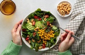 Trào lưu ăn thô thuần chay: Lợi ích và rủi ro của chế độ ăn uống này