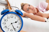 Nguyên nhân và cách khắc phục chứng mất ngủ ở phụ nữ trung niên