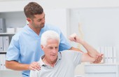 Tổng hợp các phương pháp điều trị thoát vị đĩa đệm cho người cao tuổi