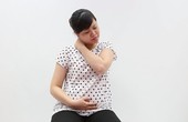 Nhận biết những triệu chứng đau mỏi vai gáy khi mang thai