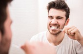 Bệnh nhân ung thư lưỡi có đánh răng được không?