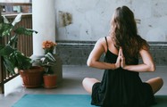 3 bài tập yoga giúp cải thiện và nâng cao sức khỏe ngày mưa gió