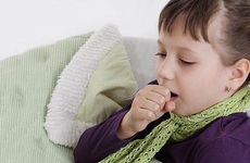 Biến chứng cảm cúm ở trẻ nhỏ: Viêm phổi, viêm phế quản chưa phải biến chứng nguy hiểm nhất