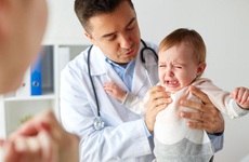 Bệnh về đường hô hấp tăng đột biến: Cảnh giác với bệnh viêm họng cấp ở trẻ nhỏ