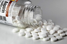 Có nên uống Aspirin mỗi ngày để ngăn ngừa đột quỵ hay bệnh tim?