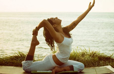 Những tư thế yoga nên tập vào mùa hè