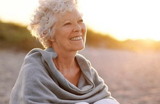 Bảo vệ sức khoẻ người cao tuổi mùa nắng nóng: Nguy cơ, phòng tránh và những điều cần lưu ý