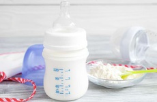 Những lưu ý về cách pha sữa cho bé đúng cách và hợp vệ sinh