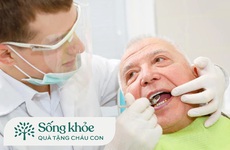 Bệnh răng miệng ở người cao tuổi: Tại sao người già hay bị rụng răng và hướng dẫn chăm sóc răng miệng đúng cách