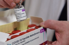117.600 liều vaccine Covid-19 đầu tiên về Việt Nam
