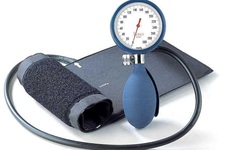 Lựa chọn máy đo huyết áp: Những tiêu chí và lưu ý bạn nhất định phải biết