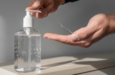 4 nguyên tắc nên và không nên khi lựa chọn nước rửa tay khô theo khuyến cáo của CDC