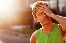 Đau đầu do nắng nóng: Khuyến cáo từ chuyên gia khi đối phó với đau đầu do thời tiết