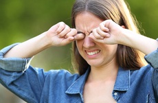 Ngứa bờ mi mắt là bệnh gì? Tất cả thông tin cần biết về tình trạng ngứa bờ mi mắt
