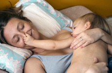 Trẻ sơ sinh bú sữa mẹ có huyết áp thấp hơn, sức khỏe tim mạch tốt hơn