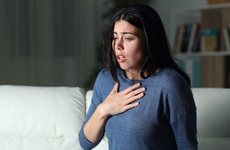 Triệu chứng khó hít thở sâu như thế nào? Bệnh khó hít thở sâu có nguy hiểm không?