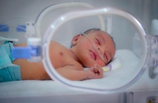 Những dấu hiệu viêm phổi ở trẻ sơ sinh: Khi nào cần đưa trẻ đến bệnh viện?