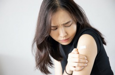 Lý giải mới nhất về hiện tượng đau cánh tay sau khi tiêm vaccine Covid-19