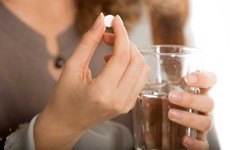 Lạm dụng paracetamol làm giảm đau đầu có thể gây nguy hại cho sức khỏe
