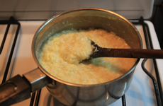 Cách nấu cháo trứng gà cho bé vừa dễ ăn lại bổ dưỡng
