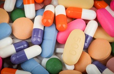 Thận trọng khi sử dụng thuốc kháng sinh điều trị viêm VA