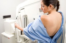 Bị ung thư vú có sinh con được không? 7 điều cần biết về mang thai và ung thư vú