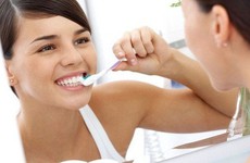 11 thói quen gây hại cho răng miệng cần phải loại bỏ ngay