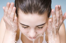 Cách sử dụng dầu dưỡng da hiệu quả nhất