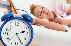 Nguyên nhân và cách khắc phục chứng mất ngủ ở phụ nữ trung niên