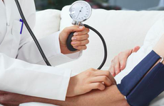 Huyết áp thấp là gì? Triệu chứng, nguyên nhân và cách điều trị