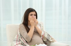 Bệnh viêm phế quản khi mang thai có thể gây ra những biến chứng nguy hiểm