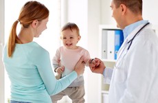 Phòng tránh viêm phổi ở trẻ em và những điều cha mẹ cần nhớ