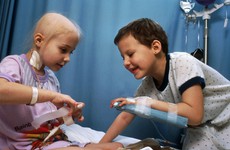 Bệnh ung thư máu ở trẻ em cần được chăm sóc như thế nào?