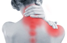 Cơn đau gai cột sống thường xuất hiện ở vị trí nào? 