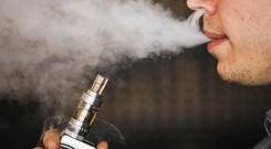 Xu hướng sử dụng thuốc lá điện tử gia tăng: Cảnh báo tác hại của các sản phẩm thuốc lá thế hệ mới