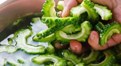 10 tác dụng đáng ngạc nhiên của mướp đắng đối với sức khỏe và làn da