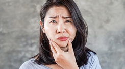 Liệt dây thần kinh số 7: Dấu hiệu, nguyên nhân và cách điều trị hồi phục nhanh