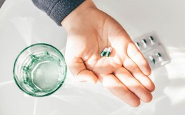 Những loại thuốc khiến bạn nhạy cảm với ánh nắng mặt trời và nhiệt hơn bình thường