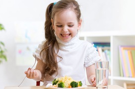 Mùa mưa nên cho trẻ ăn gì giúp trẻ tăng cường sức đề kháng?